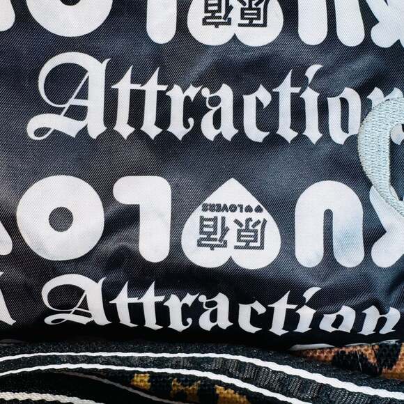 Vintage Harajuku Lovers Fatal Attraction To Cuteness Crossbody Messenger Bag - Picture 8 of 9